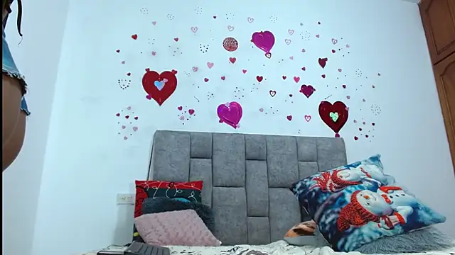 ebony joness online show from 12.14.25