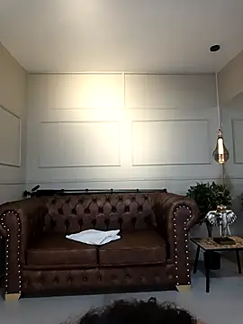 ArielBlossom    online show from 12.02.25