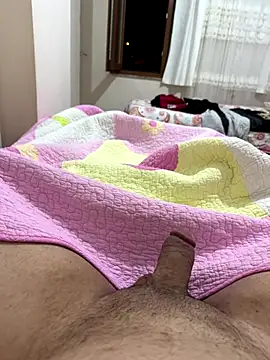 Snapshot of LAZ3R1 chatting on 09.11.25 LAZ3R1 online show from 09.11.25