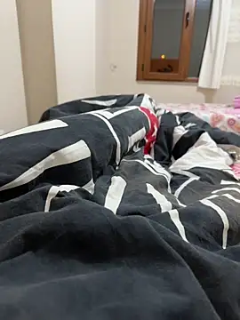 Snapshot of LAZ3R1 chatting on 09.21.25 LAZ3R1 online show from 09.21.25