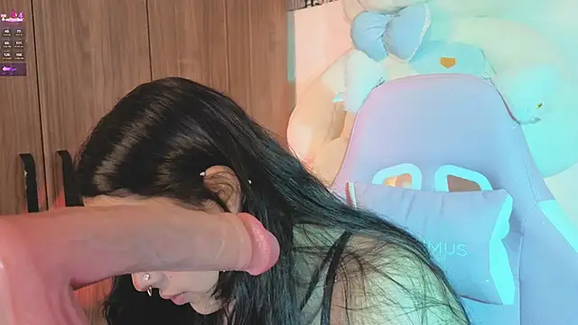 ashlynnlowe  online show from 06.05.26