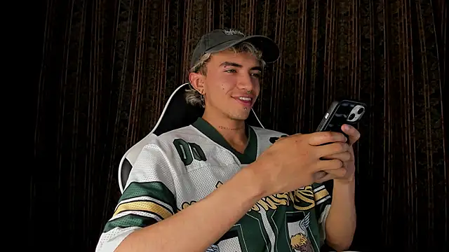 guynextdo0r online show from 11.27.25