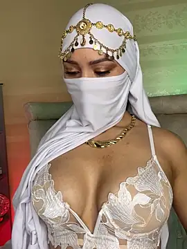 Snapshot of _hafsa_ chatting on 10.19.25 hafsa online show from 10.19.25