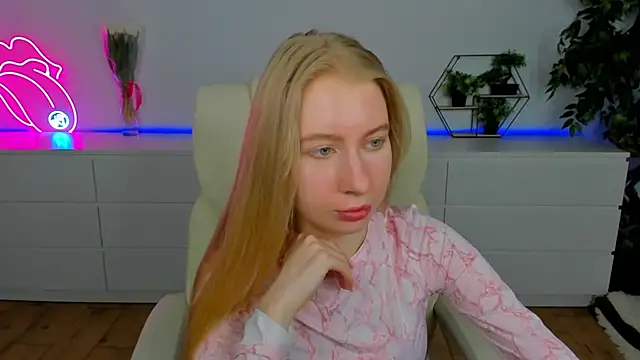 Alina Blonde online show from 03.08.26