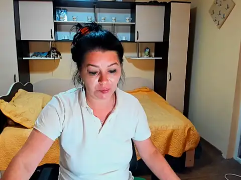 Snapshot of Soffy_Skye chatting on 06.19.26 Soffy Skye online show from 06.19.26