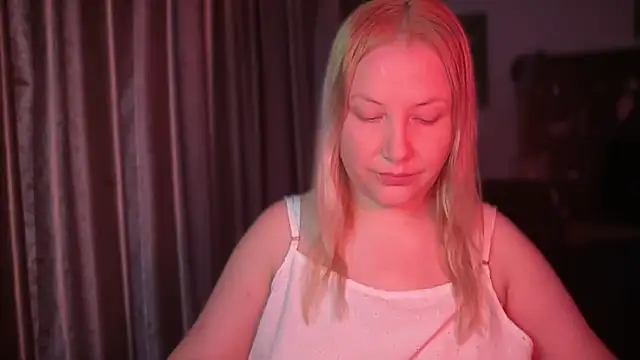 Snapshot of BikiHellena chatting on 06.26.26 BikiHellena online show from 06.26.26