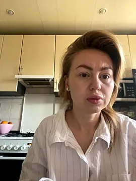 MartaLuna  online show from 11.15.25