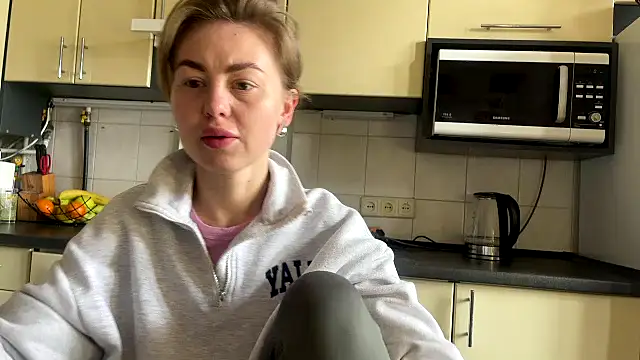 MartaLuna  online show from 04.12.26