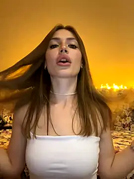 Elizabeth Tay online show from 09.29.25