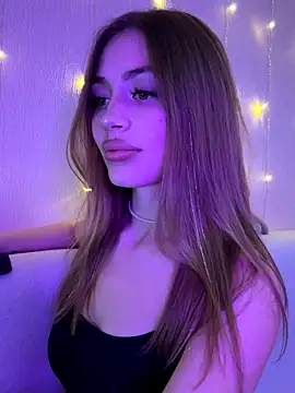 Elizabeth Tay online show from 11.07.25