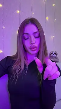 Elizabeth Tay online show from 12.17.25