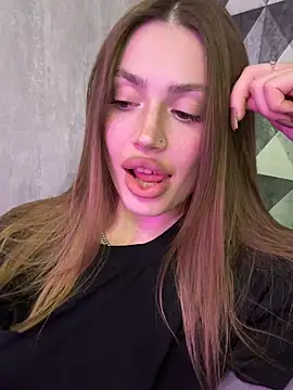 Elizabeth Tay online show from 03.17.26