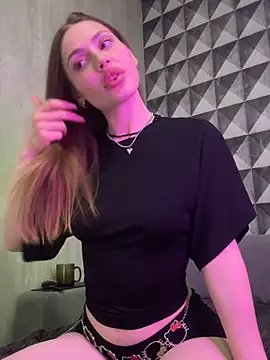 Elizabeth Tay online show from 04.16.26