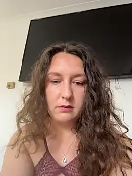 AnielaMarie online show from 09.18.25