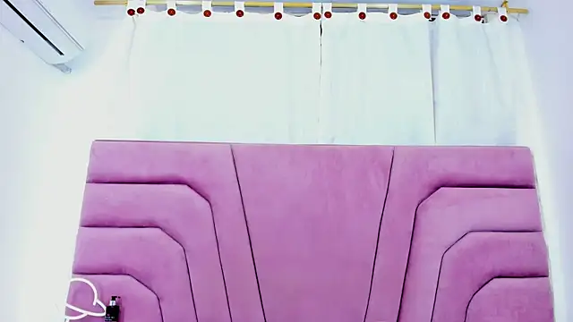 miajhonsonx online show from 11.13.25