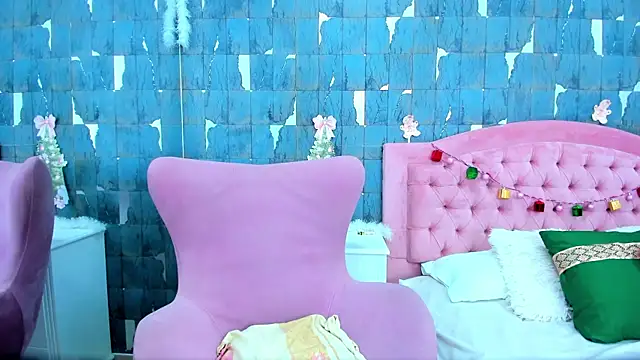 EvelynBun online show from 12.19.25