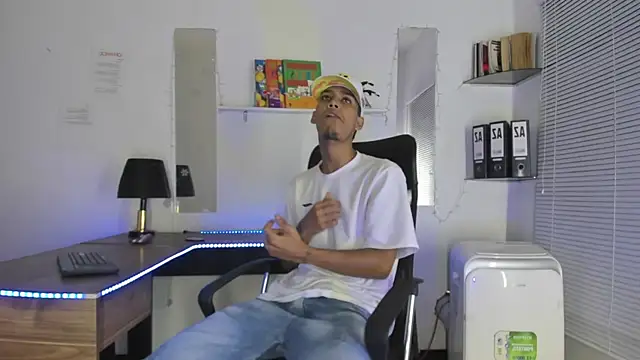 xxKamadevaxx online show from 11.12.25