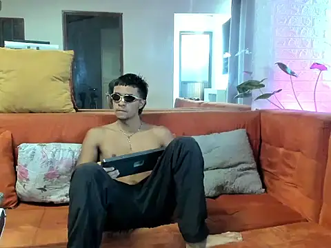 Snapshot of xxKamadevaxx chatting on 03.19.26 xxKamadevaxx online show from 03.19.26