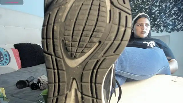 Snapshot of Shantal__G chatting on 01.19.26 Shantal G online show from 01.19.26