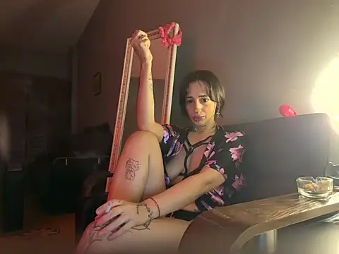 Snapshot of Monica_uwu chatting on 10.18.25 Monica uwu online show from 10.18.25