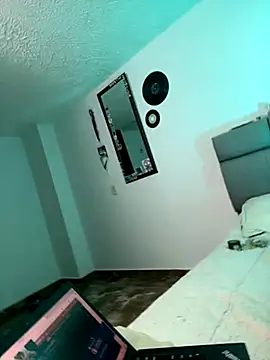 NaytonFreeman online show from 10.24.25