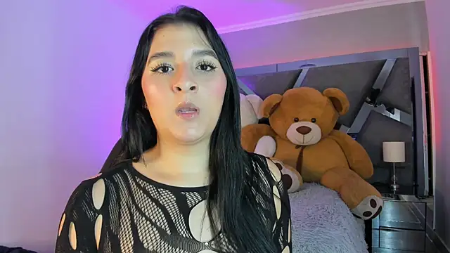 Snapshot of MariaFlowers chatting on 10.29.25 MariaFlowers online show from 10.29.25