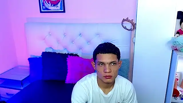 Snapshot of EL_VENEZOLANO_22CM chatting on 09.25.25 EL VENEZOLANO 22CM online show from 09.25.25