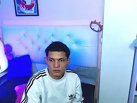 Snapshot of EL_VENEZOLANO_22CM chatting on 09.26.25 EL VENEZOLANO 22CM online show from 09.26.25