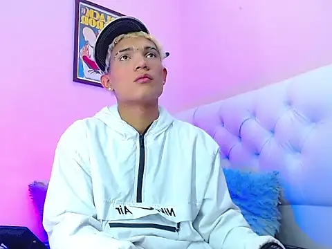 Snapshot of EL_VENEZOLANO_22CM chatting on 11.11.25 EL VENEZOLANO 22CM online show from 11.11.25