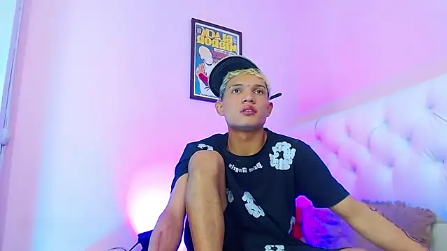 Snapshot of EL_VENEZOLANO_22CM chatting on 11.21.25 EL VENEZOLANO 22CM online show from 11.21.25