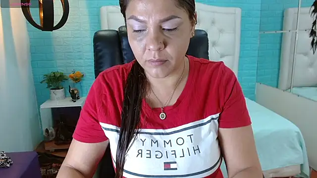 Snapshot of eva_sk chatting on 11.29.25 eva sk online show from 11.29.25