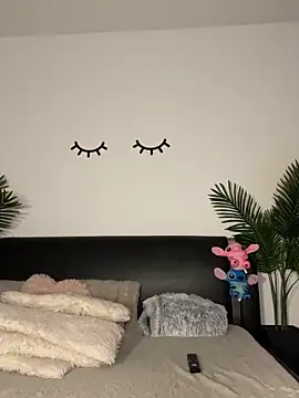 Snapshot of Andrestarr chatting on 10.10.25 Andrestarr online show from 10.10.25