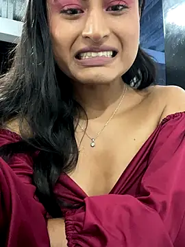 Snapshot of Michelle_Narvaez chatting on 12.21.25 Michelle Narvaez online show from 12.21.25