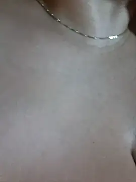 Aliciabloom online show from 10.19.25