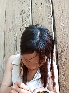 bonnie-00 online show from 04.08.26