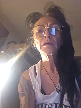 Snapshot of jasonee13 chatting on 05.29.26 jasonee13 online show from 05.29.26