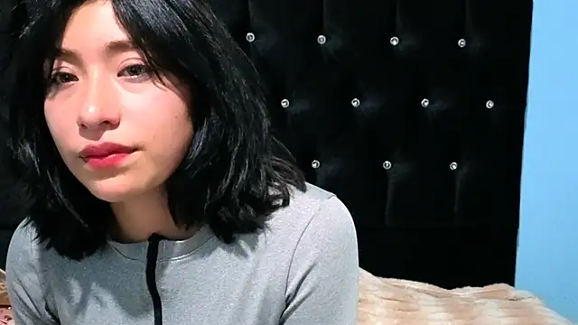 Sullyoonn online show from 10.24.25