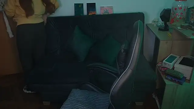 Snapshot of Miacatsito3 chatting on 11.06.25 Miacatsito3 online show from 11.06.25