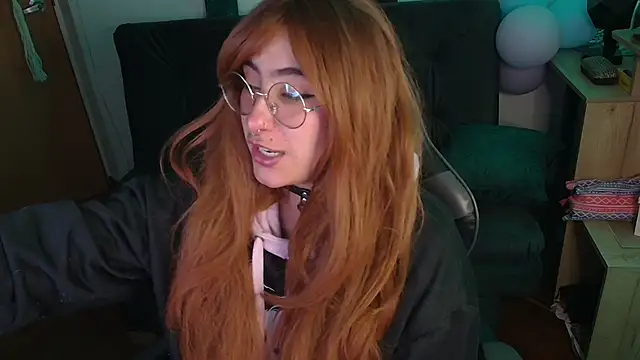 Miacatsito3 online show from 12.04.25