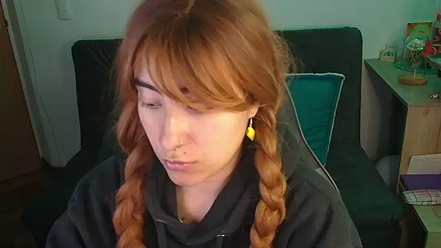 Miacatsito3 online show from 12.23.25