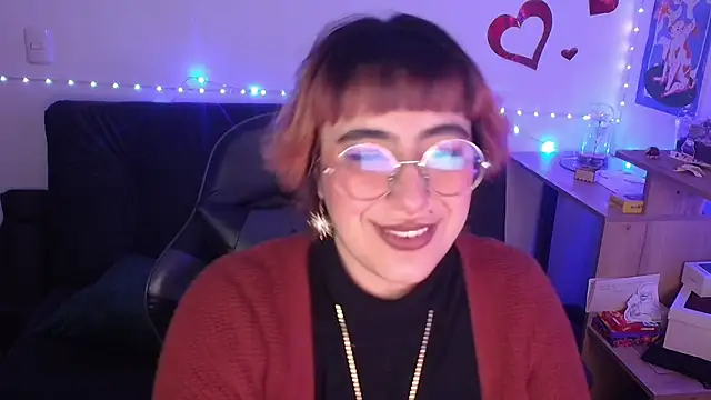 Snapshot of Miacatsito3 chatting on 04.18.26 Miacatsito3 online show from 04.18.26