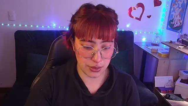 Snapshot of Miacatsito3 chatting on 04.23.26 Miacatsito3 online show from 04.23.26
