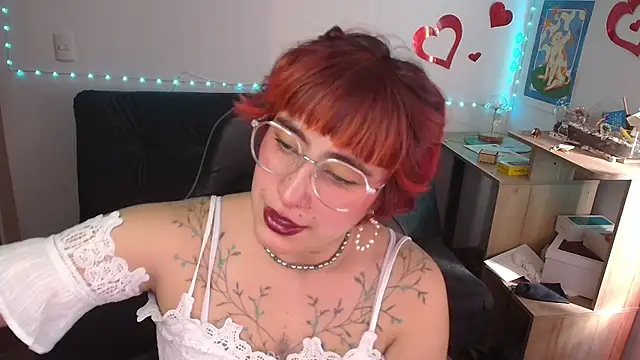 Snapshot of Miacatsito3 chatting on 04.24.26 Miacatsito3 online show from 04.24.26