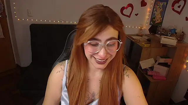 Snapshot of Miacatsito3 chatting on 05.19.26 Miacatsito3 online show from 05.19.26