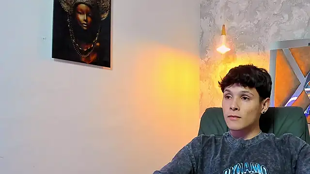 Snapshot of kraven_lust chatting on 11.18.25 kraven lust online show from 11.18.25