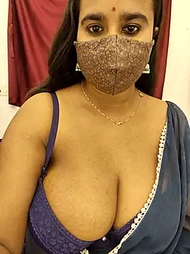 Snapshot of anupoma-G chatting on 11.26.25 anupoma-G online show from 11.26.25