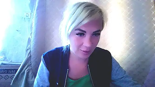 EmmaCat  online show from 09.14.25