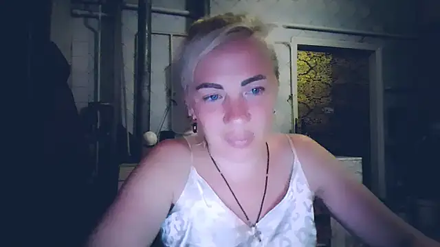 EmmaCat  online show from 05.25.26