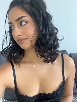 Snapshot of Mia_spicyy chatting on 11.14.25 Mia spicyy online show from 11.14.25