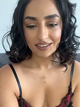 Snapshot of Mia_spicyy chatting on 11.15.25 Mia spicyy online show from 11.15.25